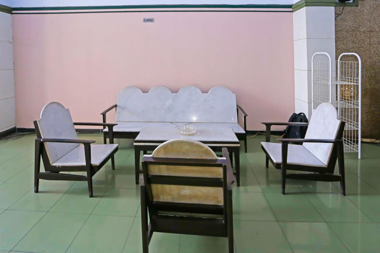 Collection O 92739 Hotel Pintu Besar Jakarta Exterior photo
