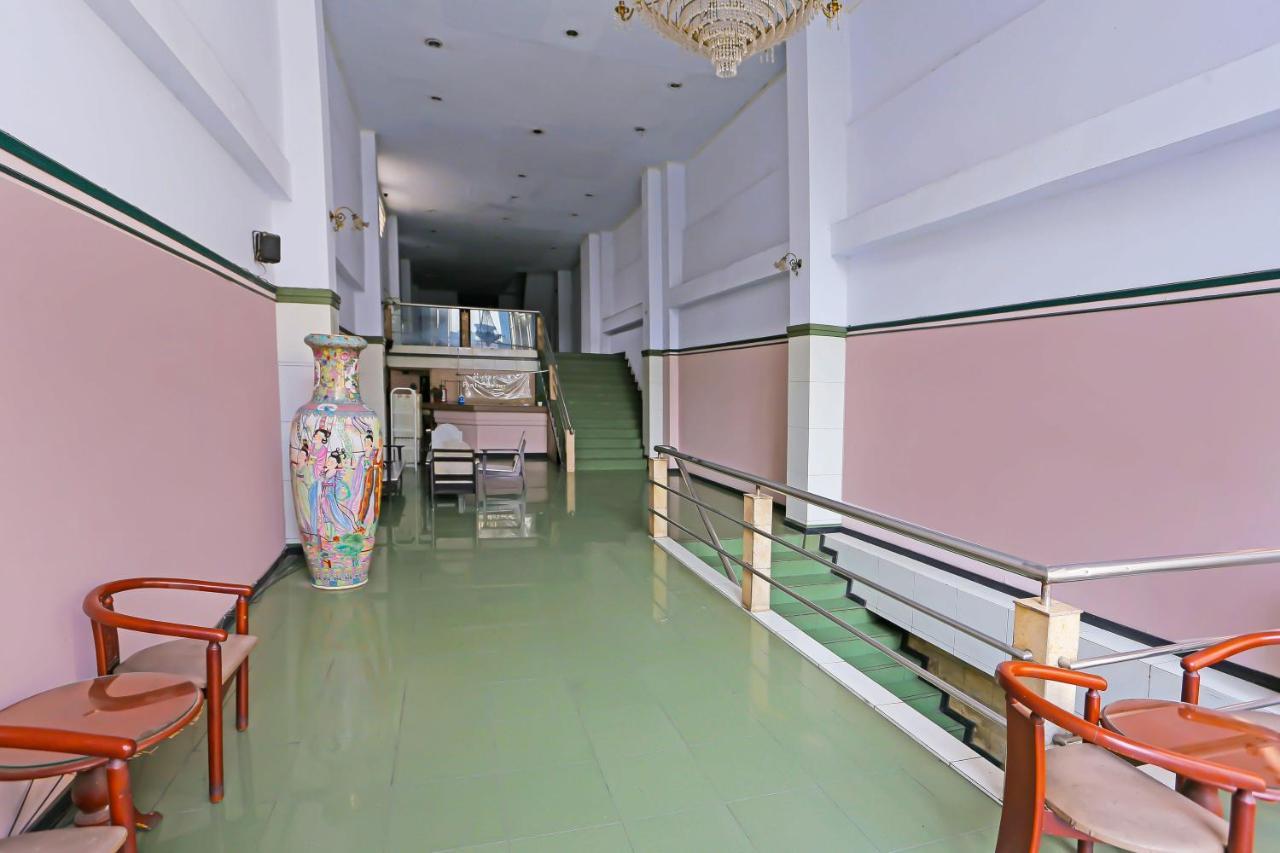 Collection O 92739 Hotel Pintu Besar Jakarta Exterior photo